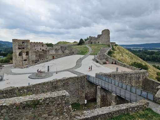 Devin Castle