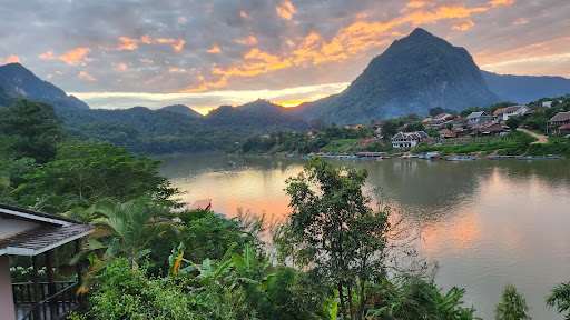 Nong Khiaw