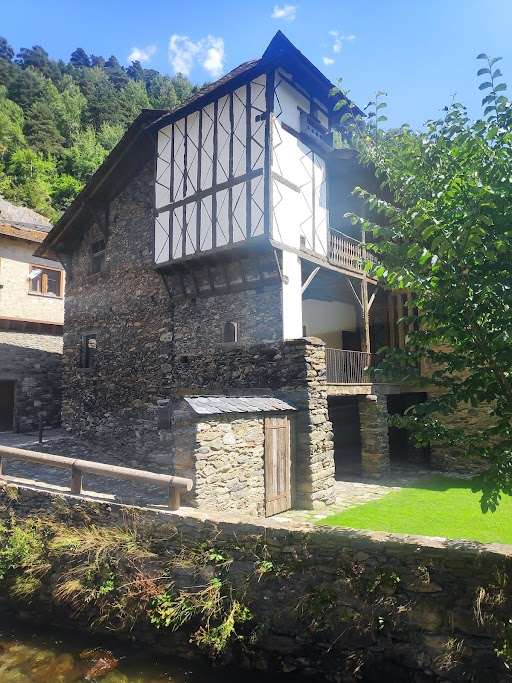 La Cortinada